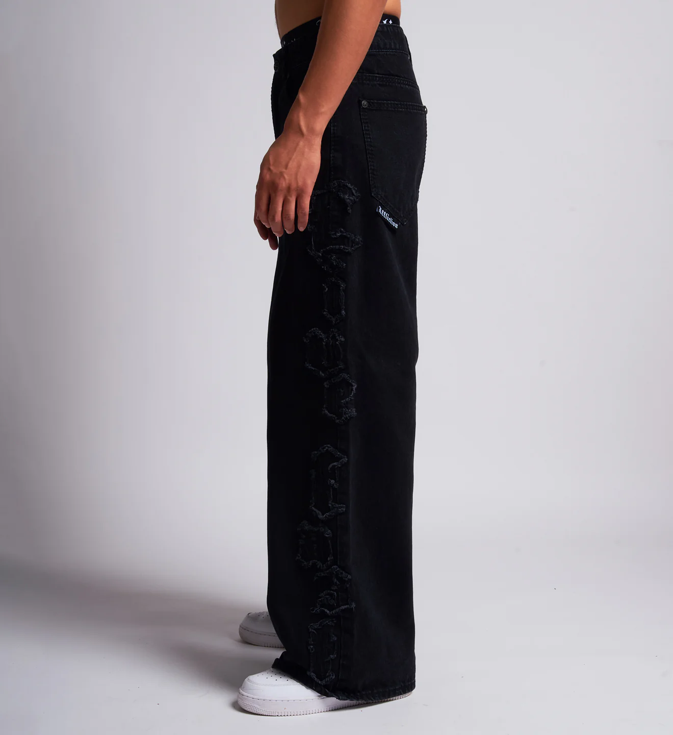 Alpha Black - Image 6