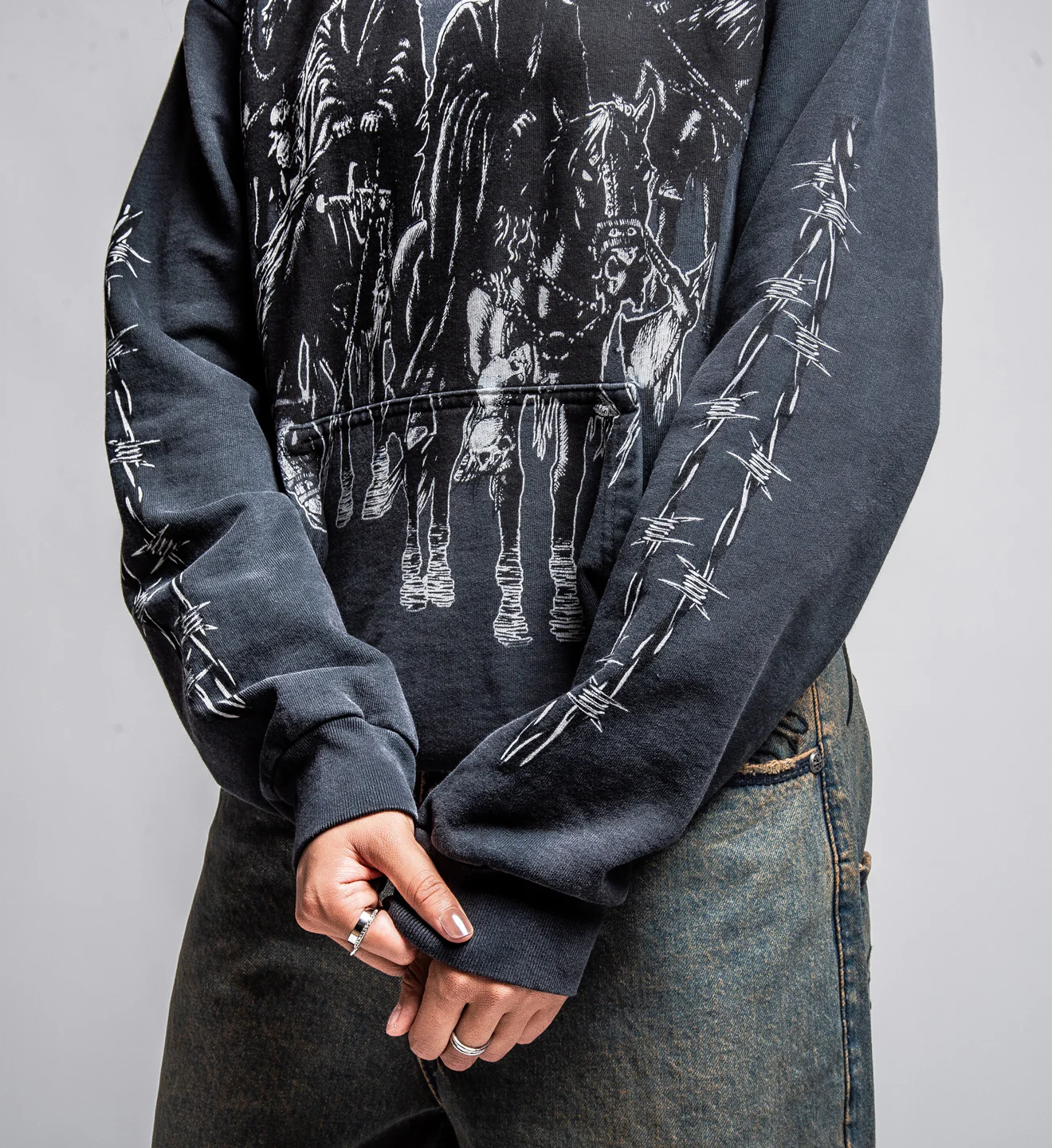 Black Night Po Hood - Image 2