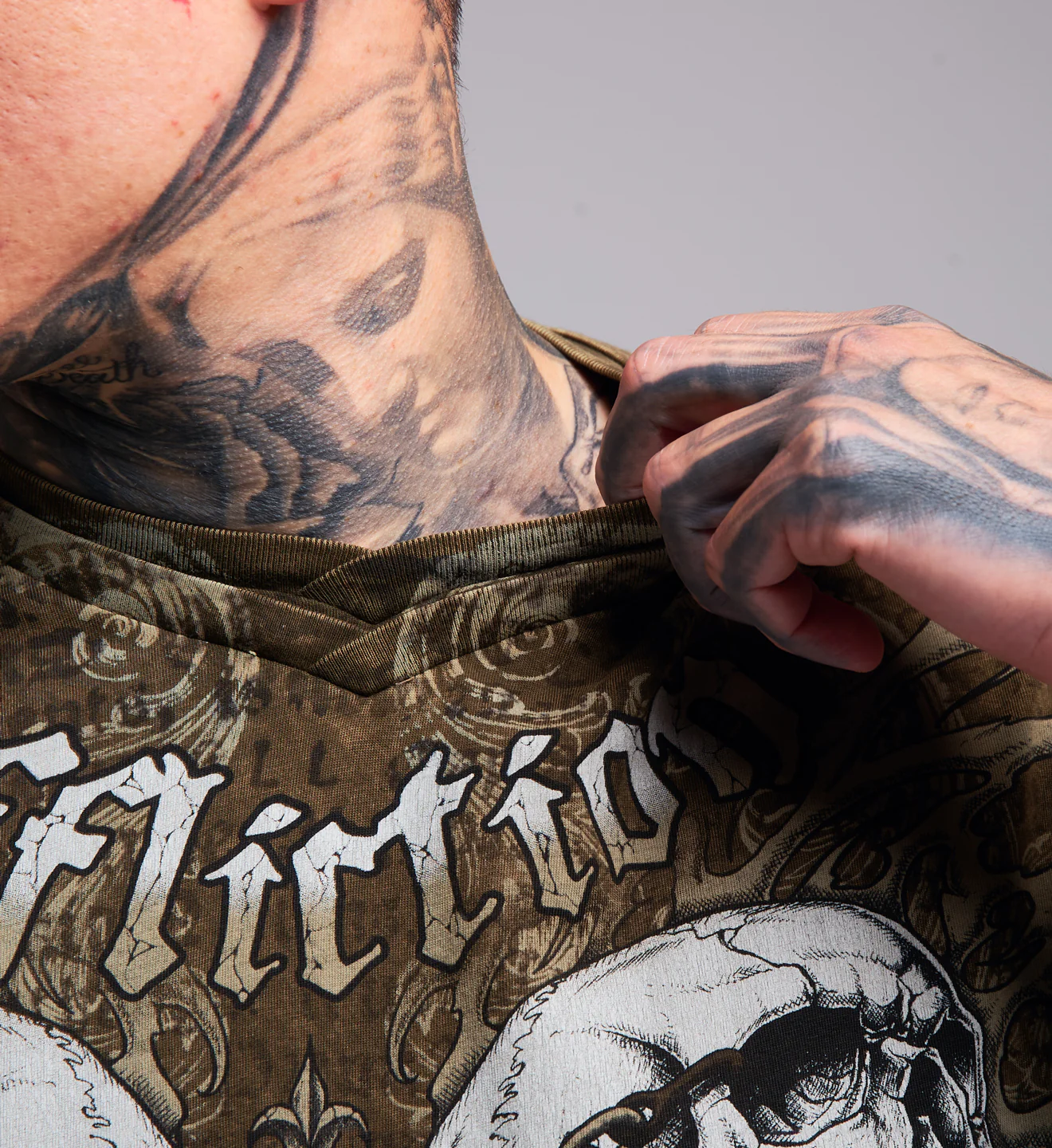 Collapse V Neck Tee - Image 4