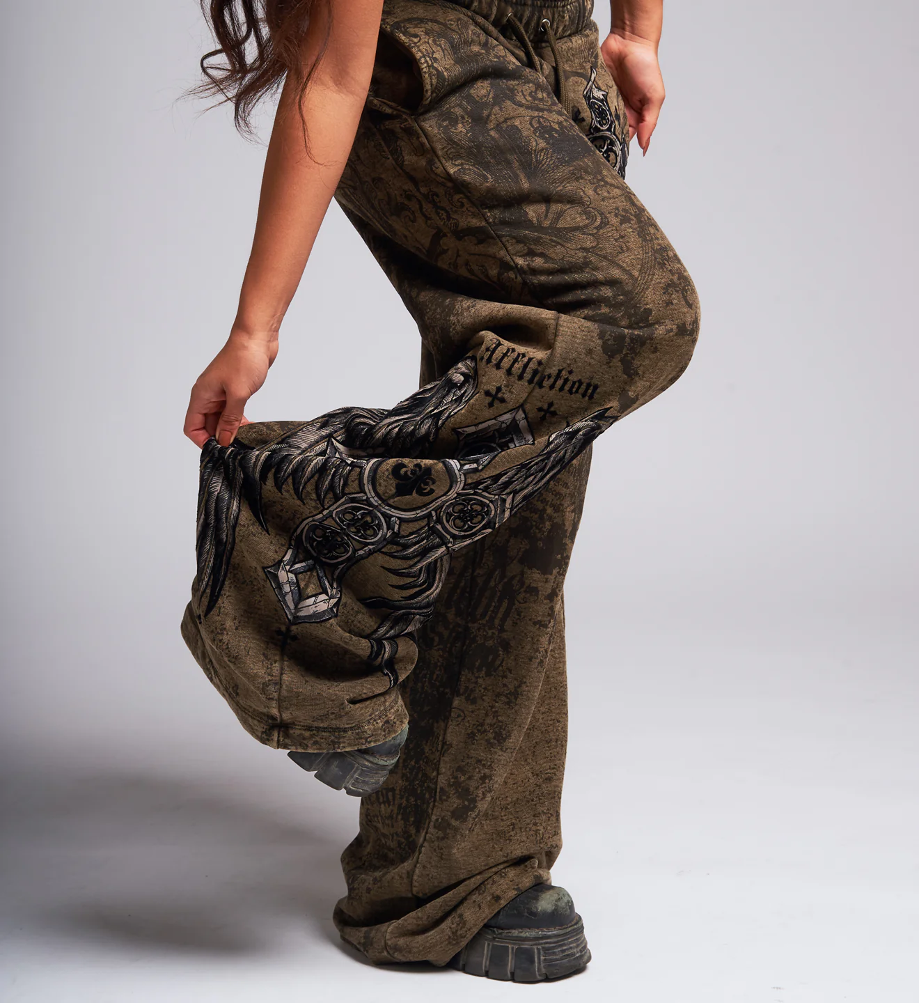 Crossed Sweatpant - Image 7